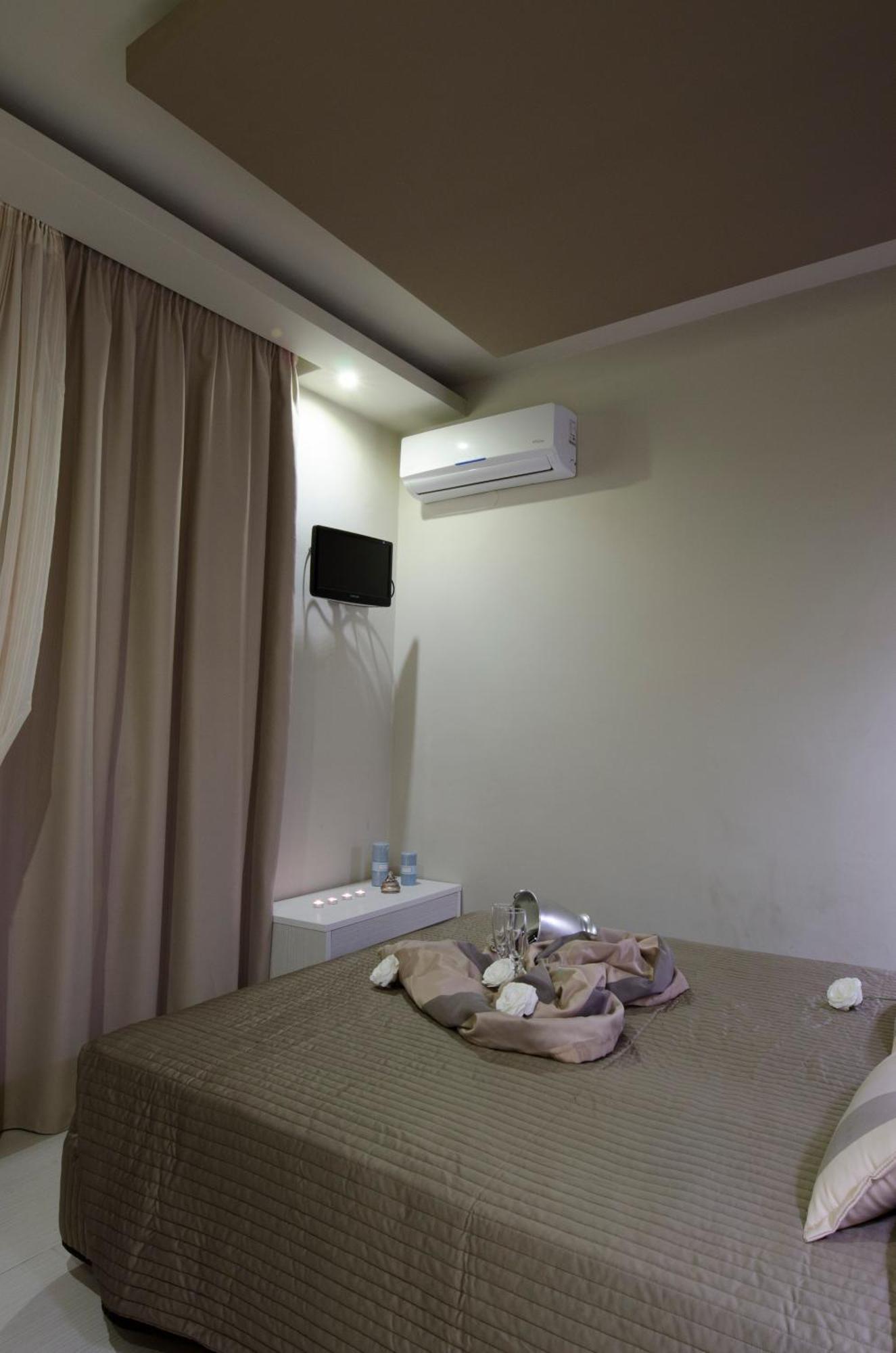 Aparthotel Pagidas Hanioti Exteriör bild