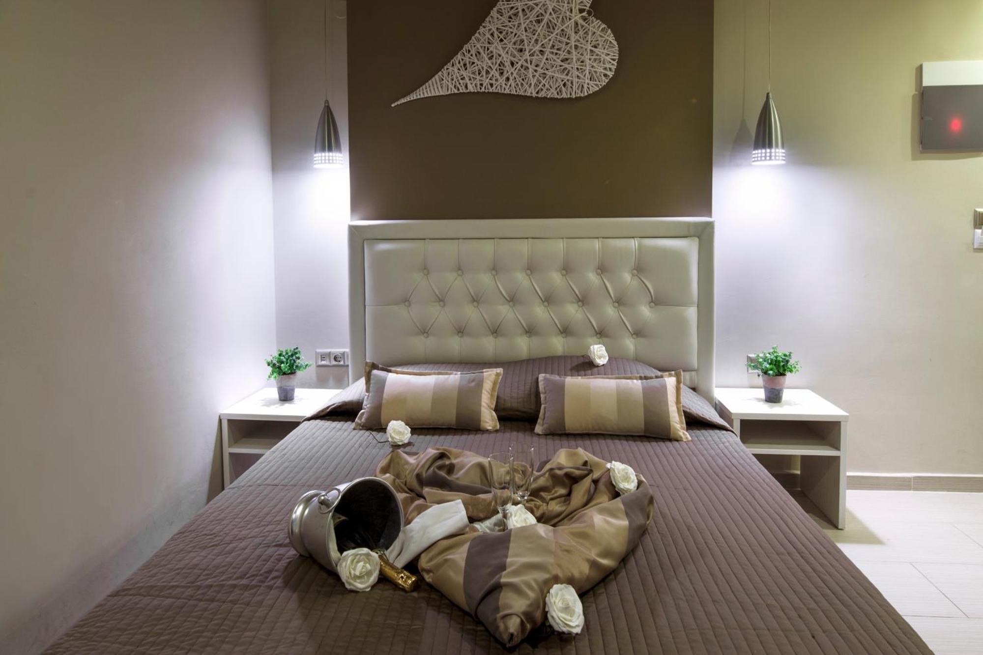 Aparthotel Pagidas Hanioti Exteriör bild